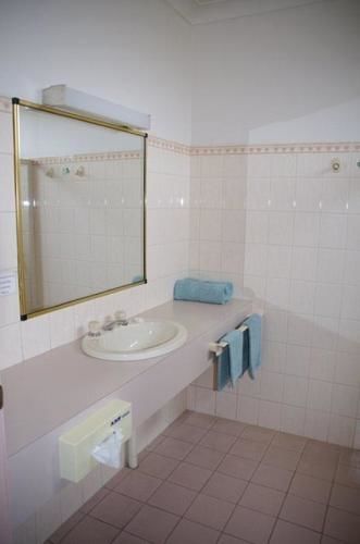 Centre Town Motel Нагамби Экстерьер фото